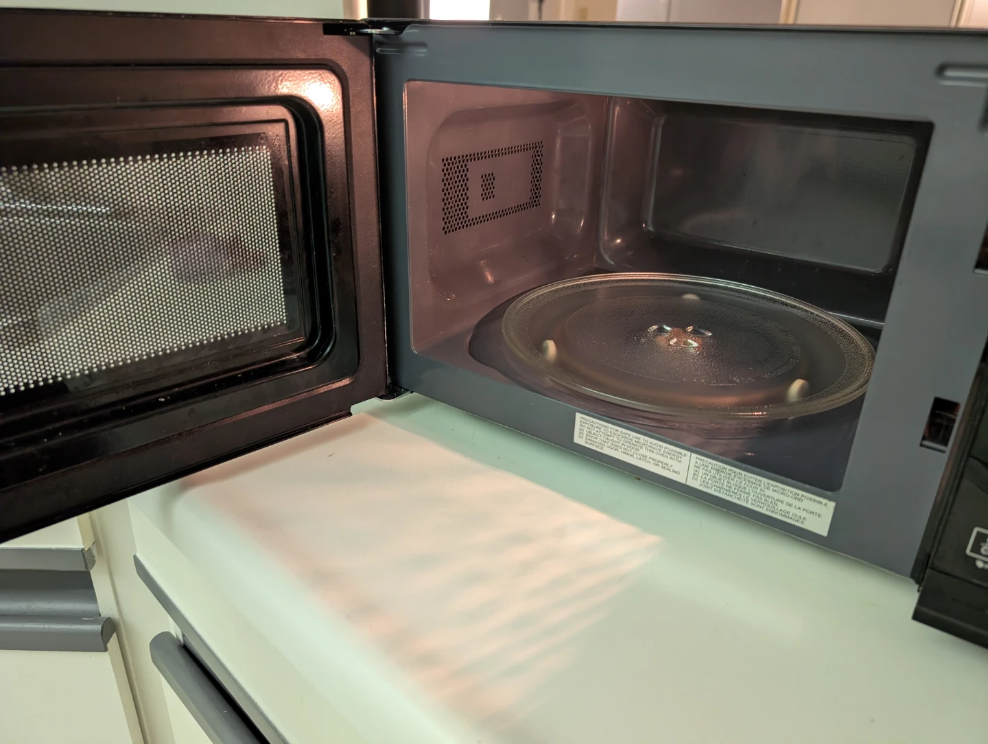 Hamilton Beach Microwave - photo 2