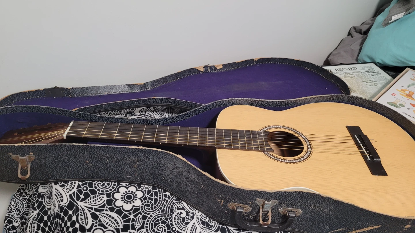 Vintage 1960 classical guitar - photo 3