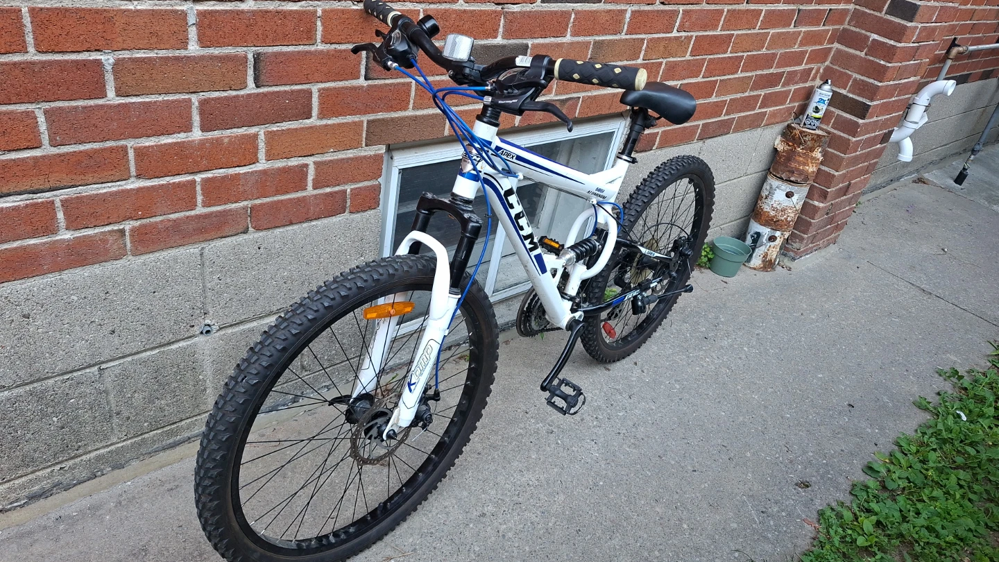 CCM Apex Mountain Bike