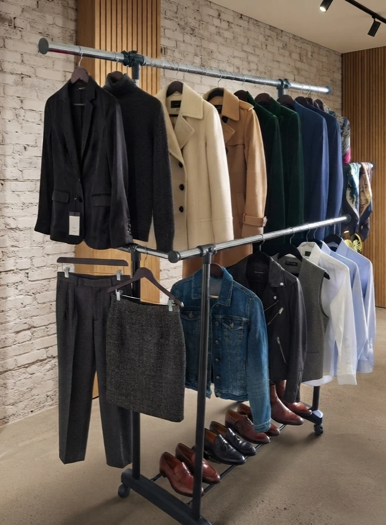 (BRAND NEW) Double Rod Garment Rack with Wheels