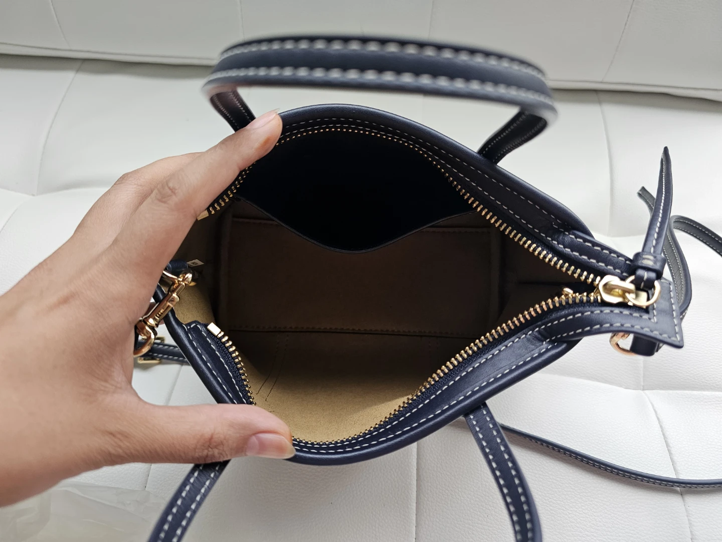 Authentic Tory Burch bag for Sale - PRICE FIRM - photo 5