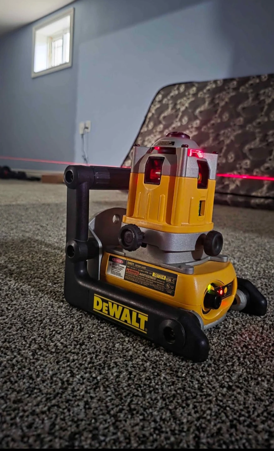 DeWalt Laser Level with Case - photo 3