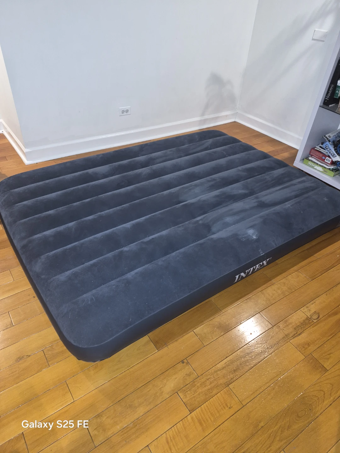 Full size air mattress