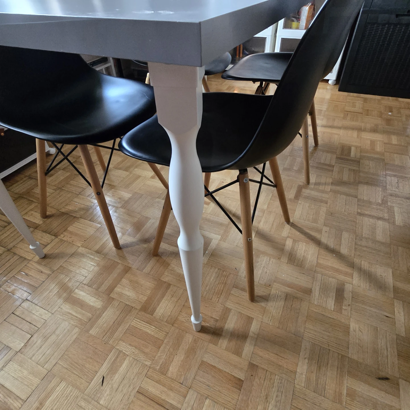 Dinning table .just the table . - photo 3