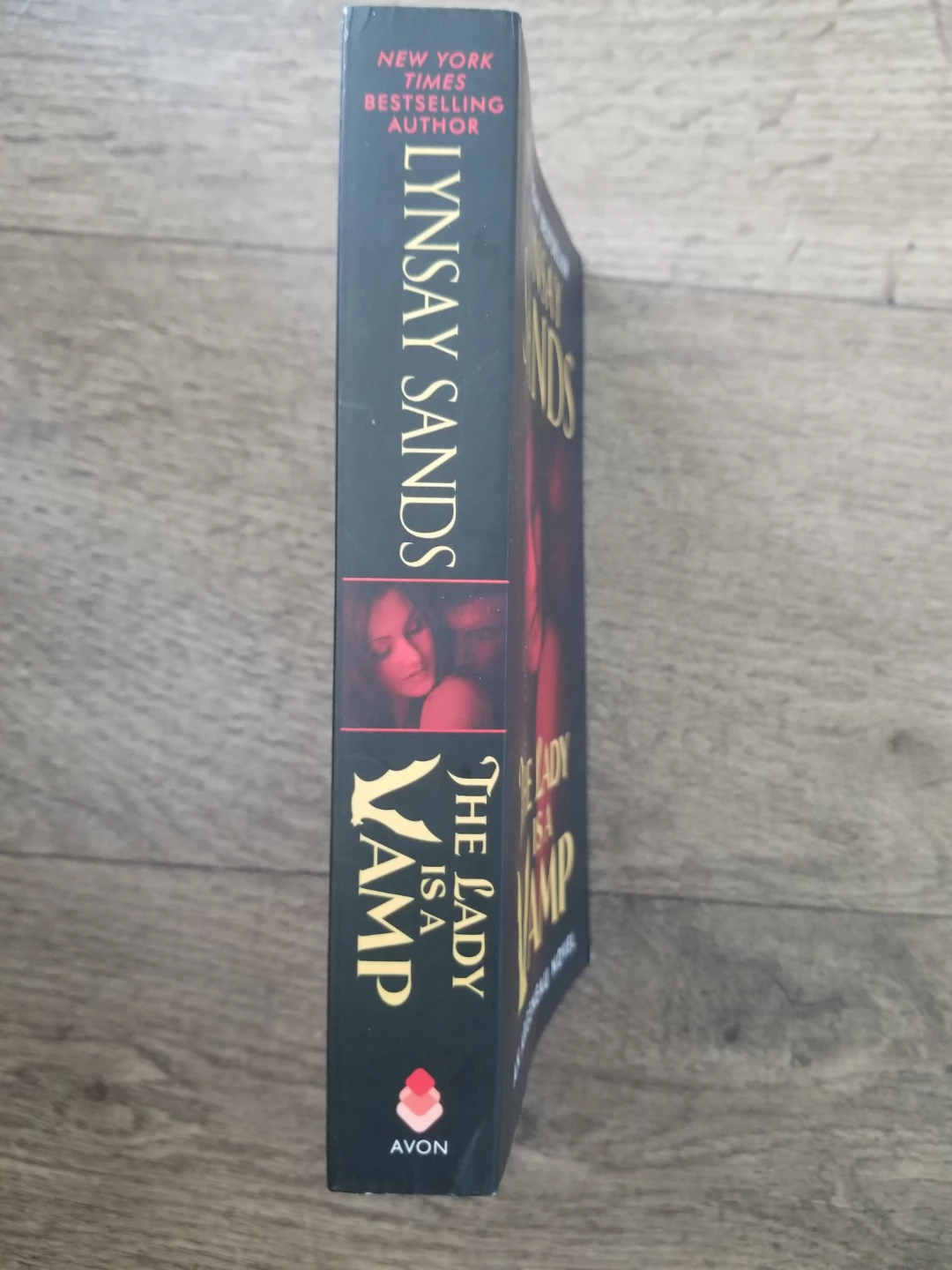 The Lady is a Vamp by Lynsay Sands - An Argeneau Novel - photo 2