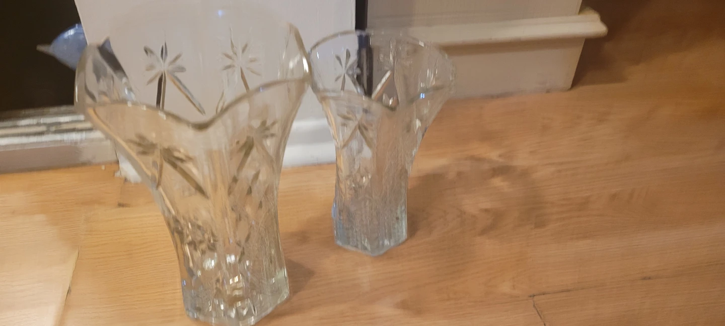 Set of 2  crystal Clear Glass Vases - photo 2