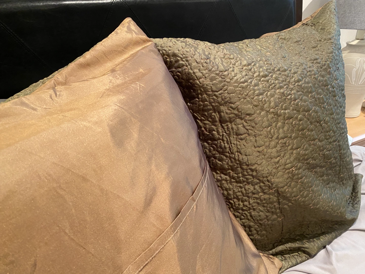 Pair of decorative throw pillows - photo 4