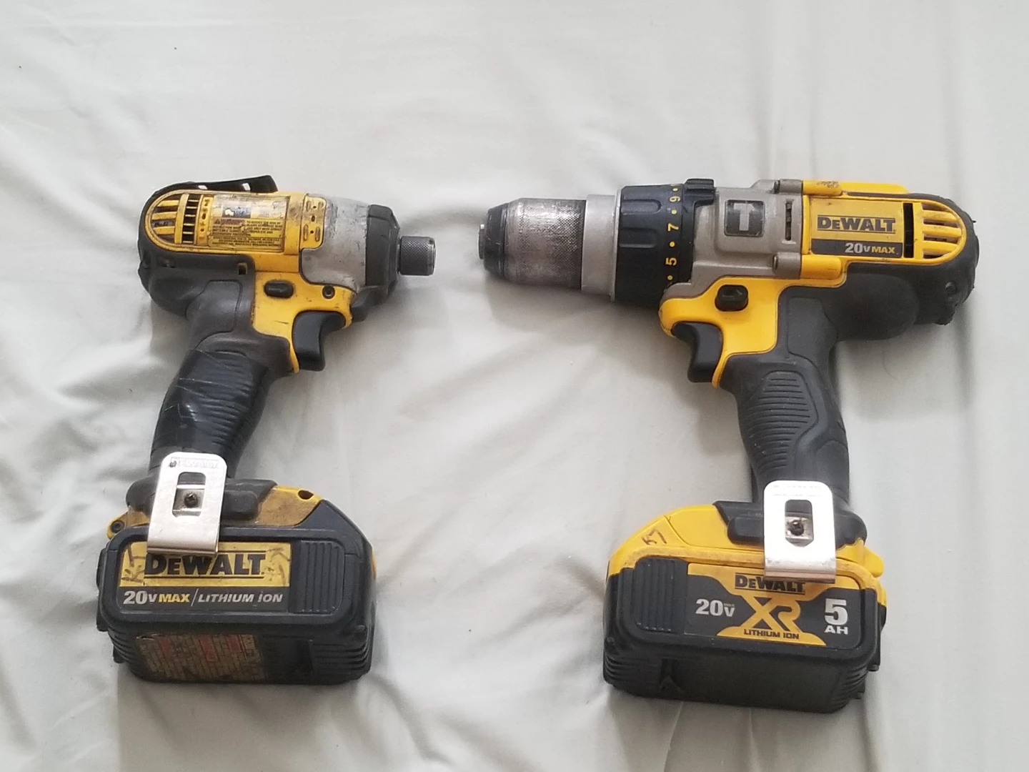 DEWALT 20V MAX Hammer Drill Impact Driver Combo Kit - photo 2