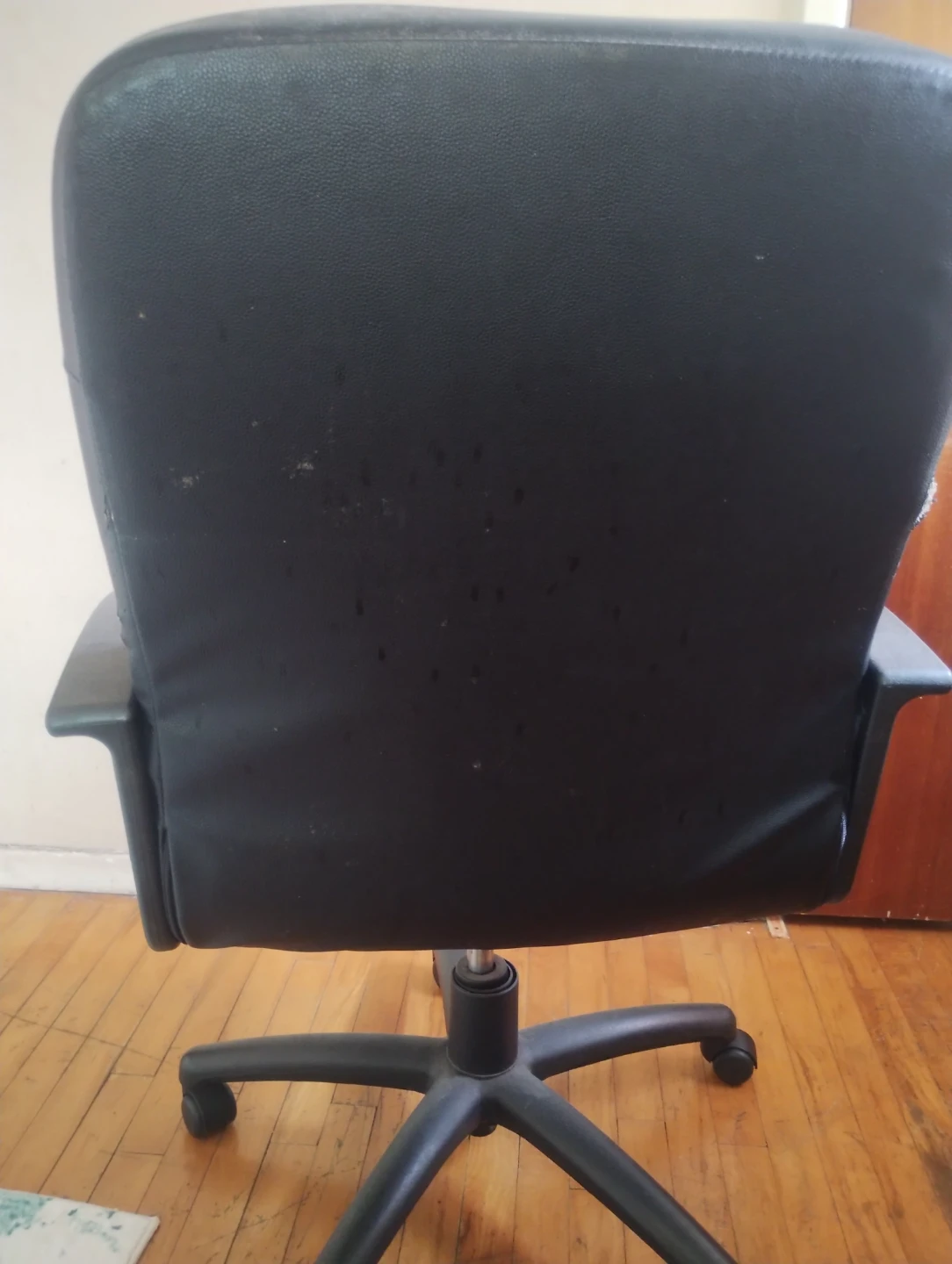 High-Back Office Chair – Excellent Condition – $90 OBO - photo 3