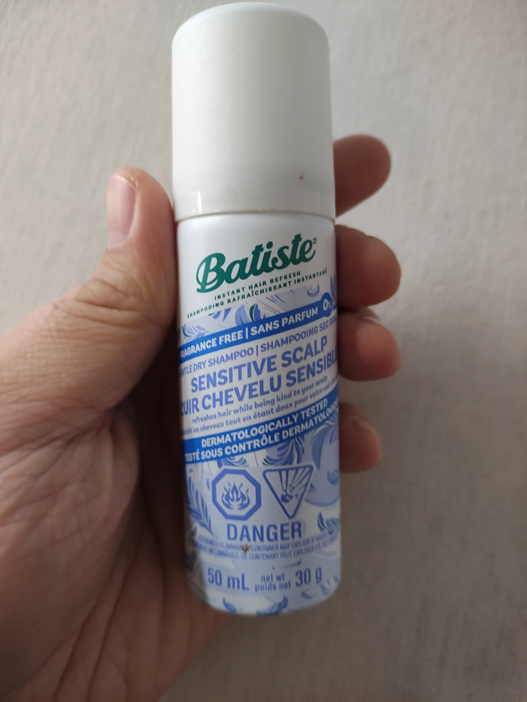 Batiste Sensitive Scalp Dry Shampoo #free