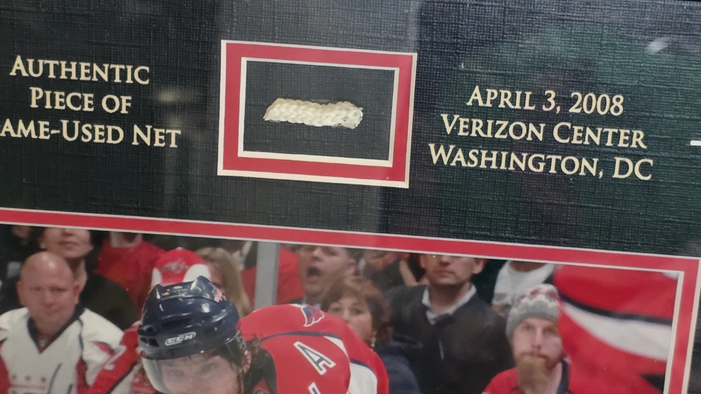 Alex Ovechkin Washington Capitals . NHL L WING 65 GOAL RECORD - photo 2