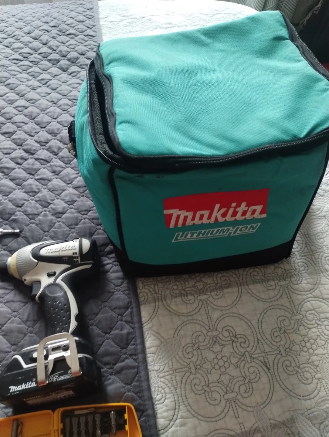 Makita Cordless Drill Set with Bits and Charger - photo 4
