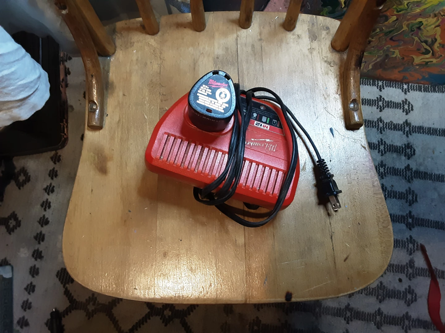 Milwaukee M12 Battery Charger - photo 2