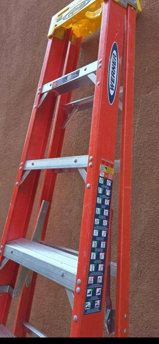 Werner 8ft Fiberglass Ladder - photo 5