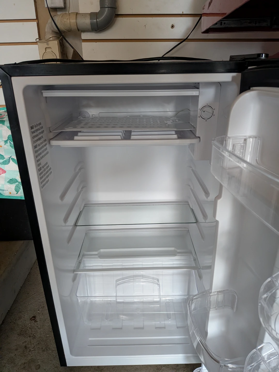 Hamilton Beach Mini Fridge - photo 2
