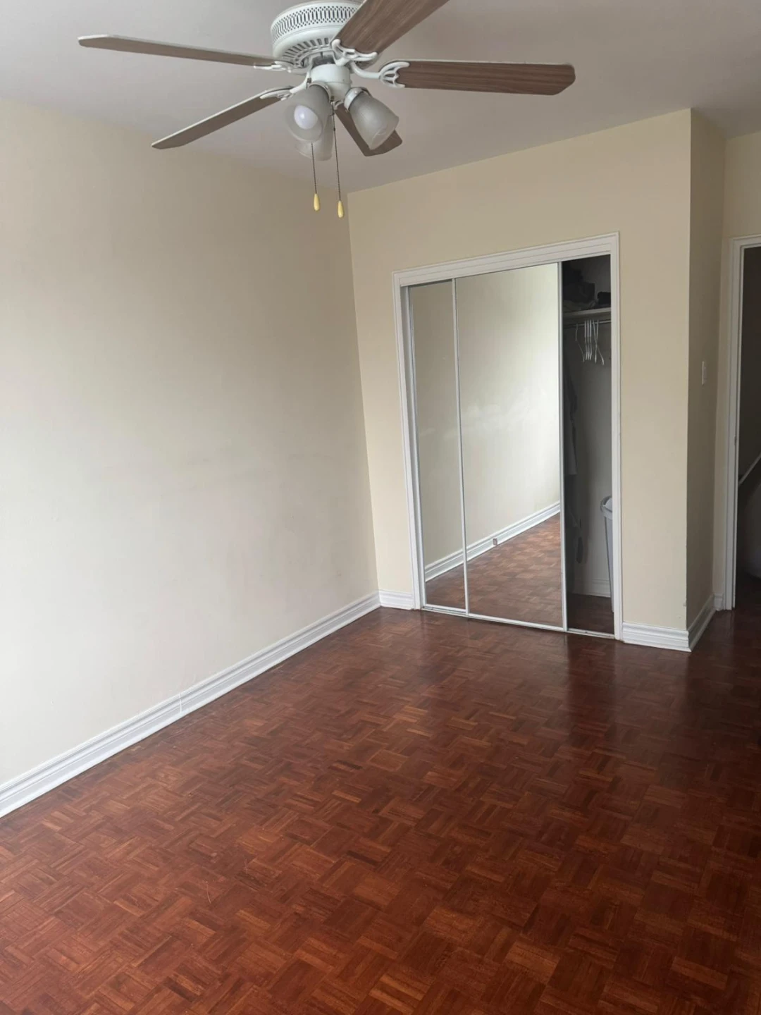 Large room for Rent