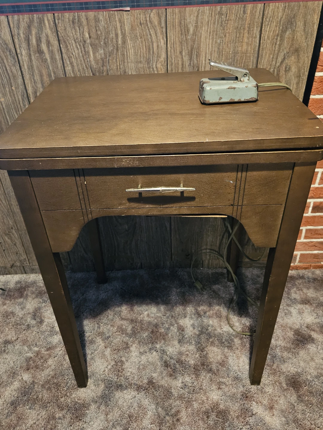 Spartan Sewing Machine - photo 3