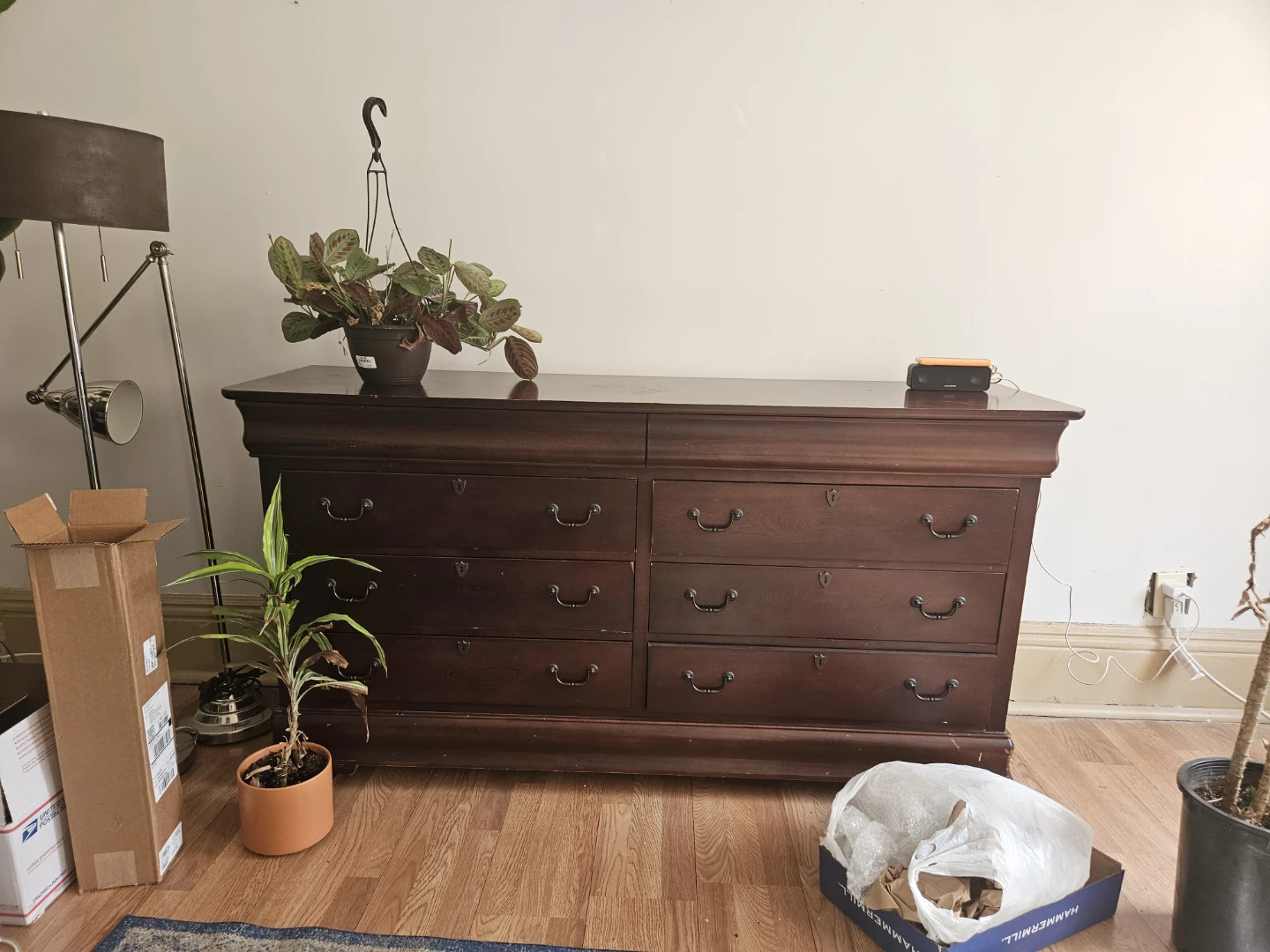 Wooden Dresser with 8 Drawers