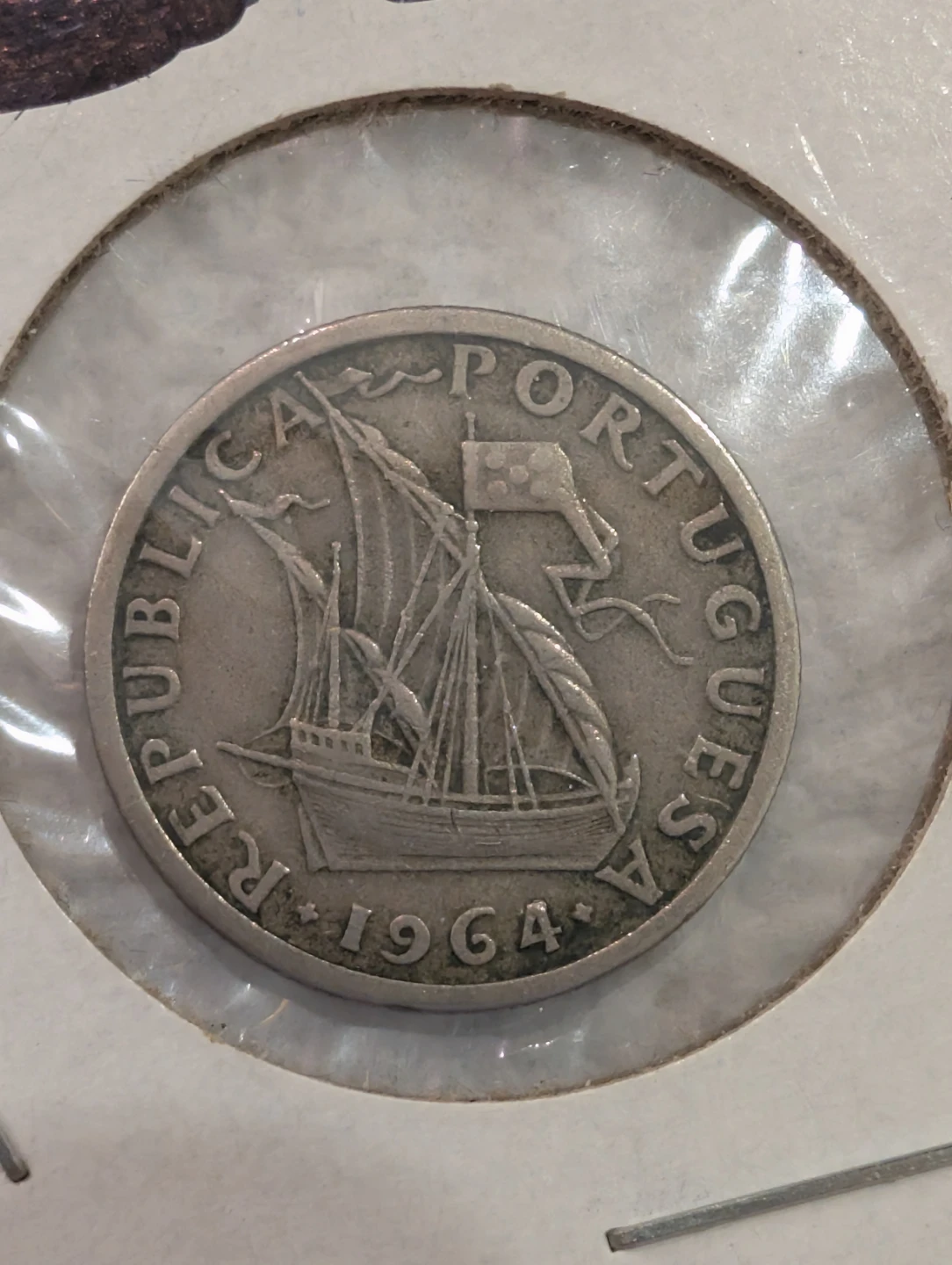 Vintage Portugal 2$50 Escudos Coin 1964 - photo 2