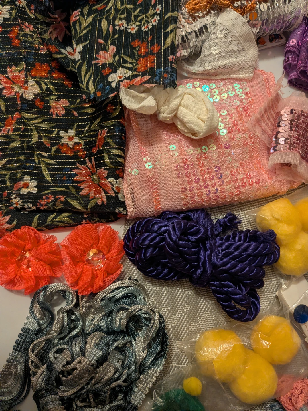 Assorted vtg salvaged Crafting and Sewing Supplies Bundle - photo 3