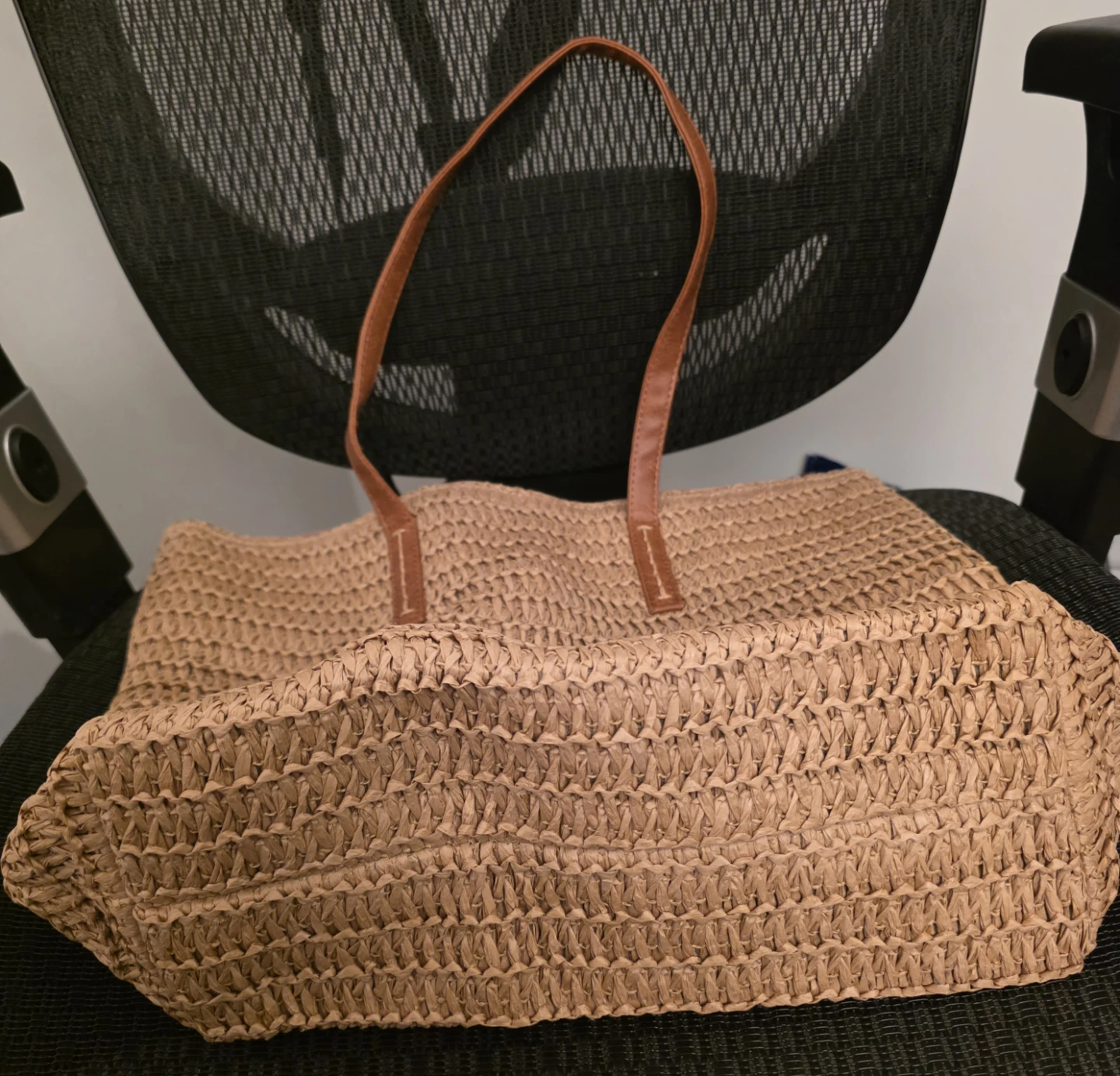 Straw Tote Bag with Faux Leather Handles - photo 3