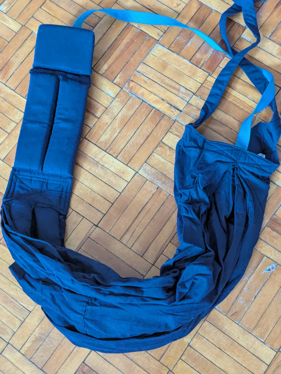 Lulujo Smile Sling Baby Carrier - photo 2