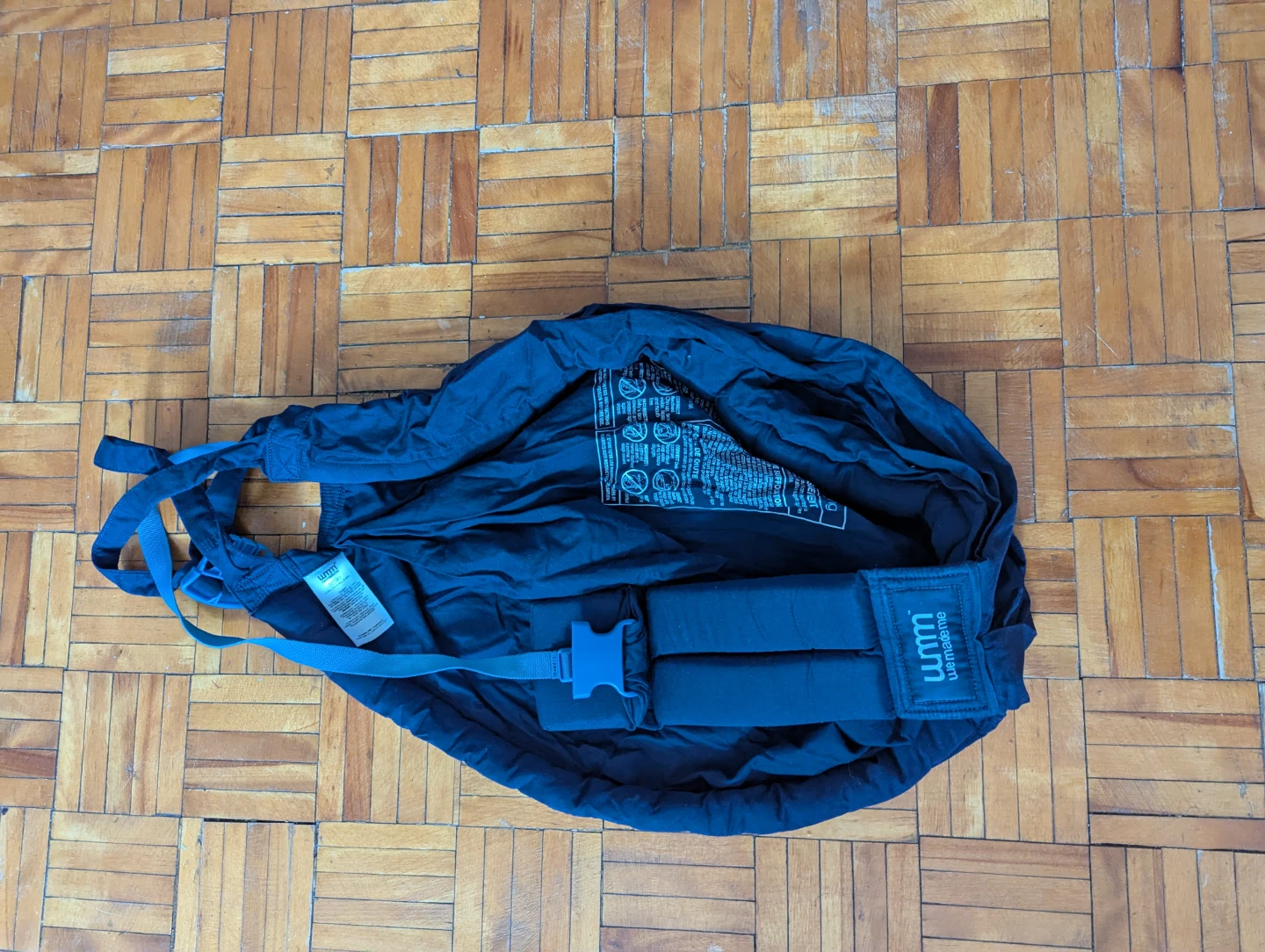 Lulujo Smile Sling Baby Carrier - photo 3