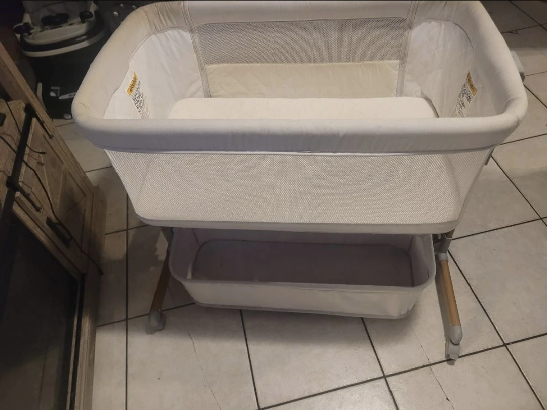 2 ITEMS**  Munchkin Baby Swing & LovliTod Bassinet - photo 5