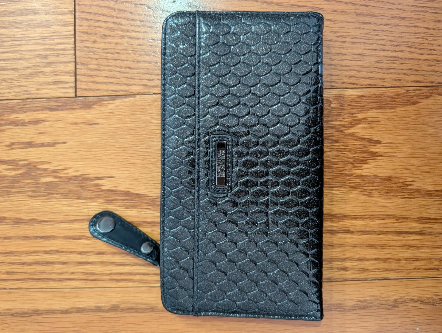 Kenneth Cole Reaction Black Textured Wallet