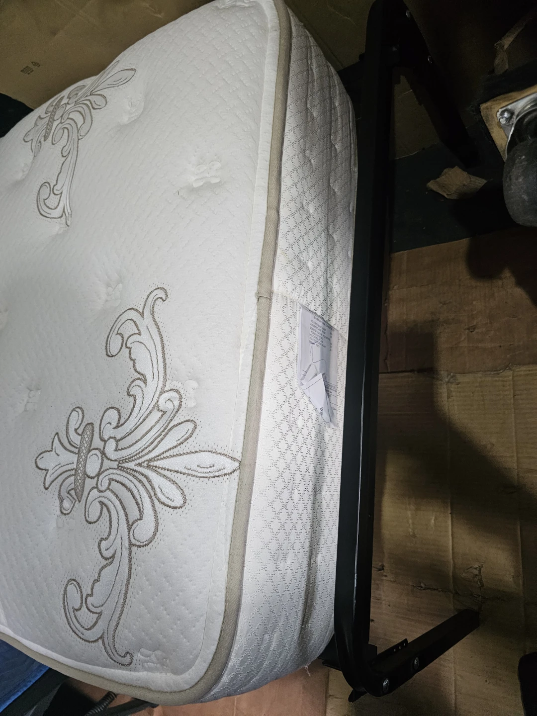 Stearns & Foster Cora Luxury Plush Mattress & frame - photo 4