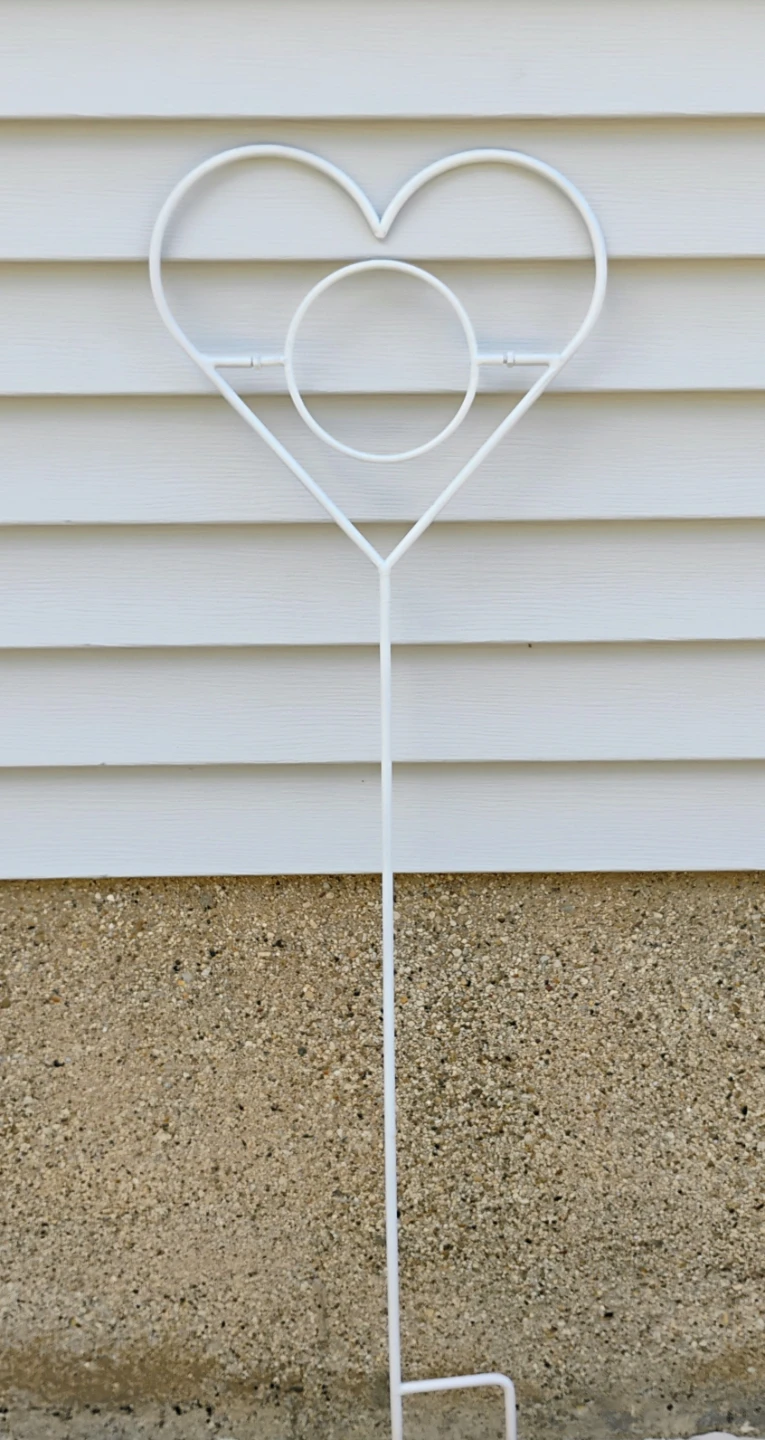 HEART-SHAPED METAL PLANT STAND - photo 2