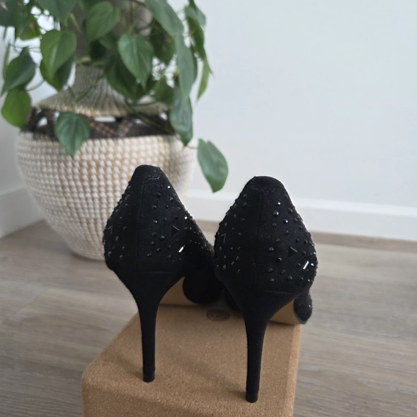 Glittering, stone black Marc Fisher heels - photo 2