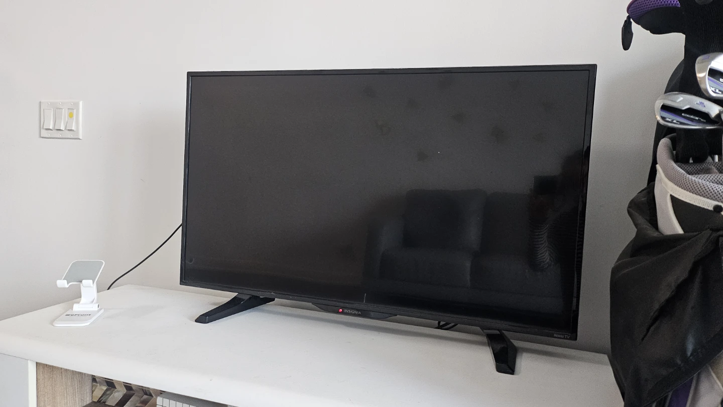 Insignia 39" HD TV