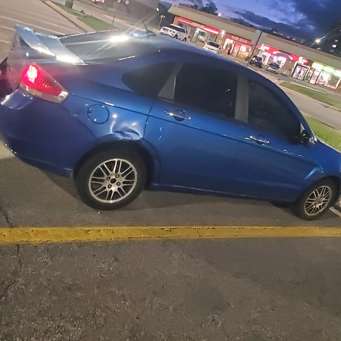 Blue Ford Focus Sedan - photo 2