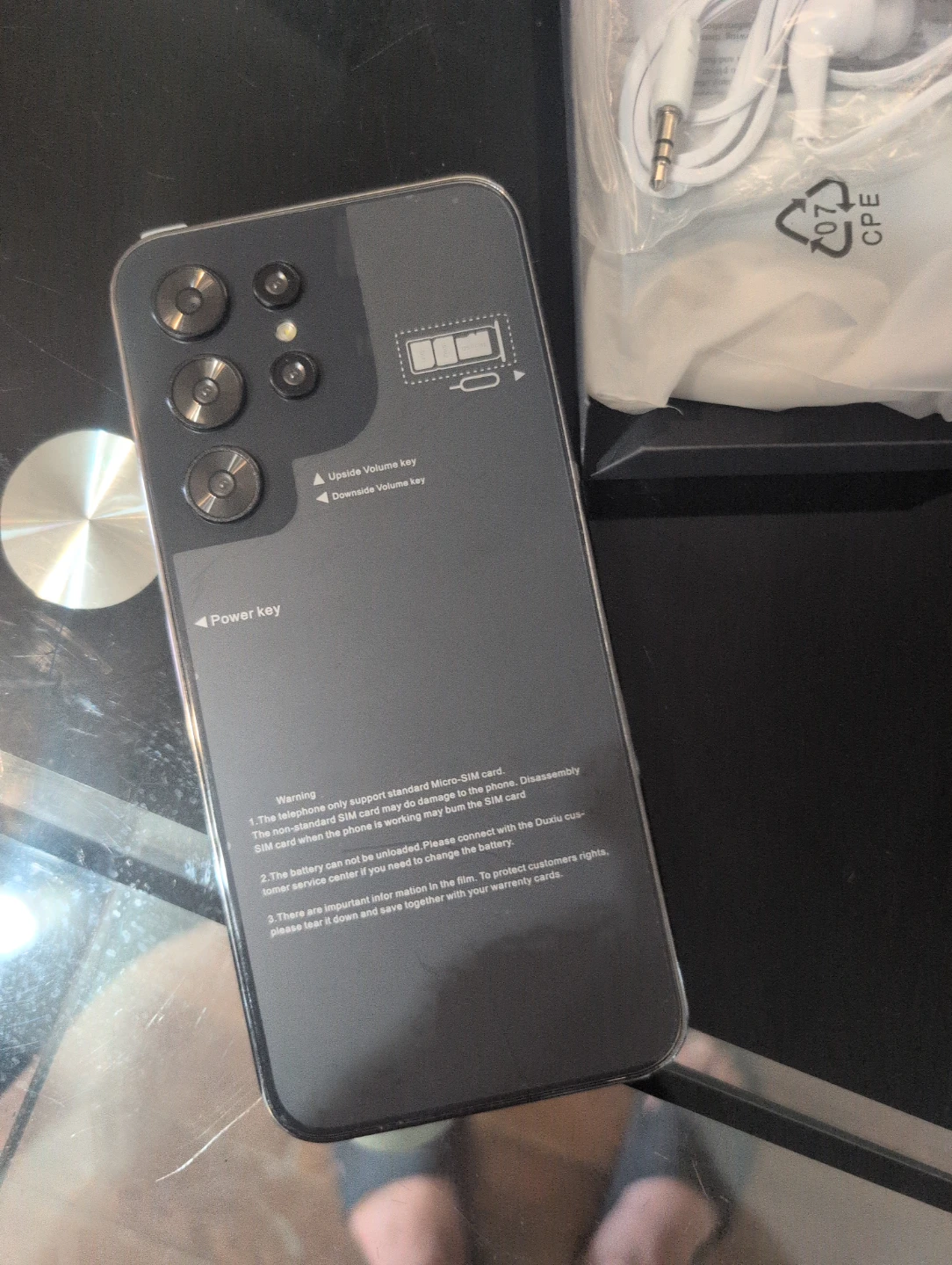 Black Smartphone with Accessories - photo 3
