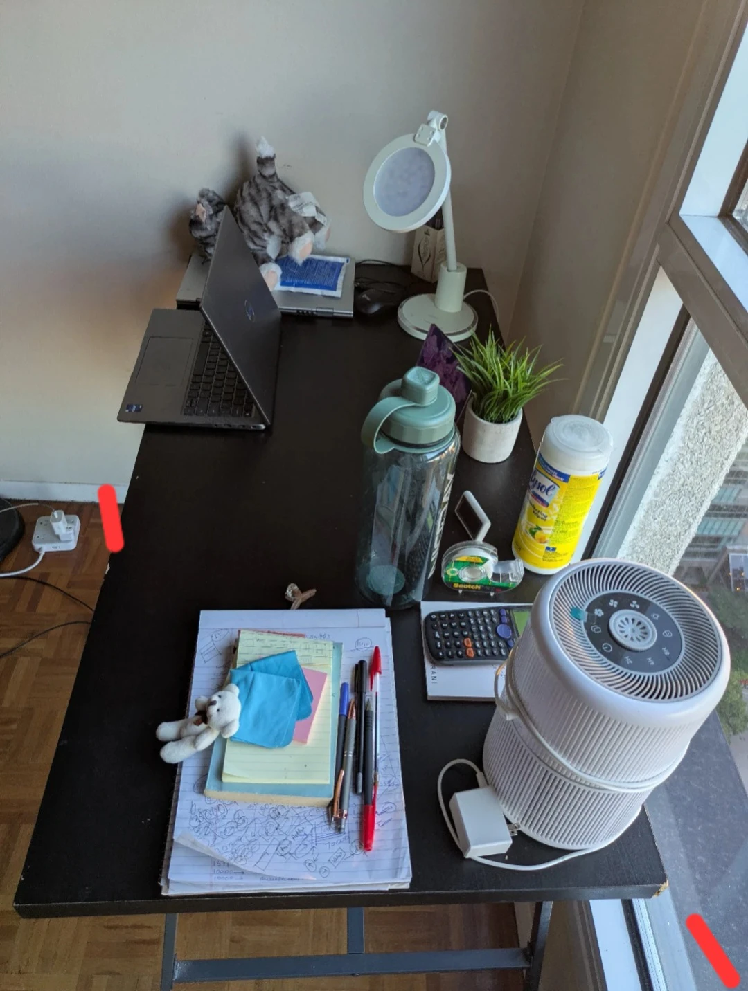 Desk - photo 2