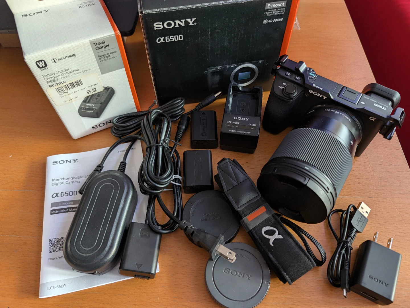 Sony a6500 + Sigma 16mm F1.4 Studio Kit (687 SC) (50 characters)