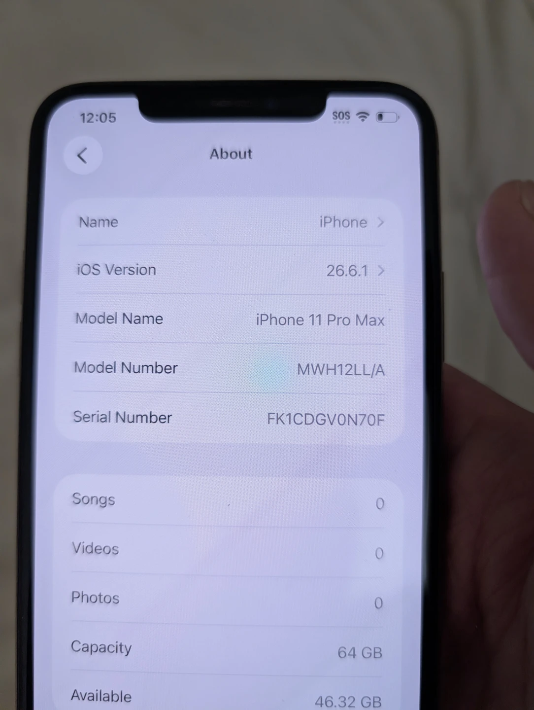 iPhone 11 Pro Max Gold 64 GB - photo 3