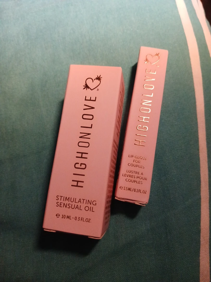 High on Love Sensual oil and plumping lip gloss - photo 2