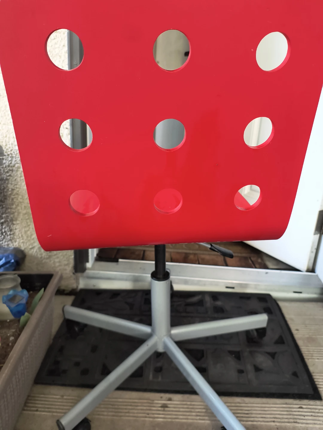Red Swivel Office Chair - photo 3