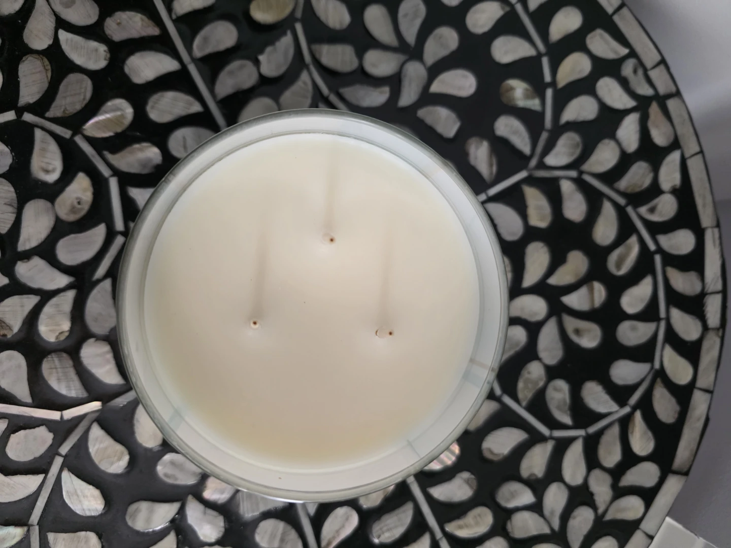 Bath& Body works White Barn Fresh Sheets Scented Candle - photo 3