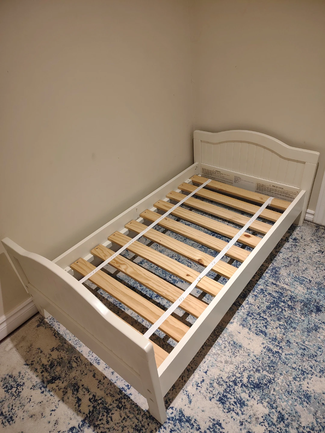 White Toddler Bed Frame - photo 3