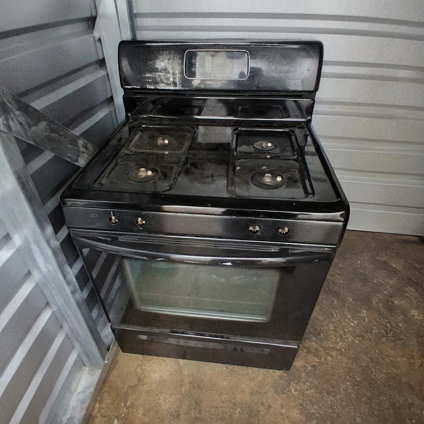 Black Electric Stove with Oven - photo 2
