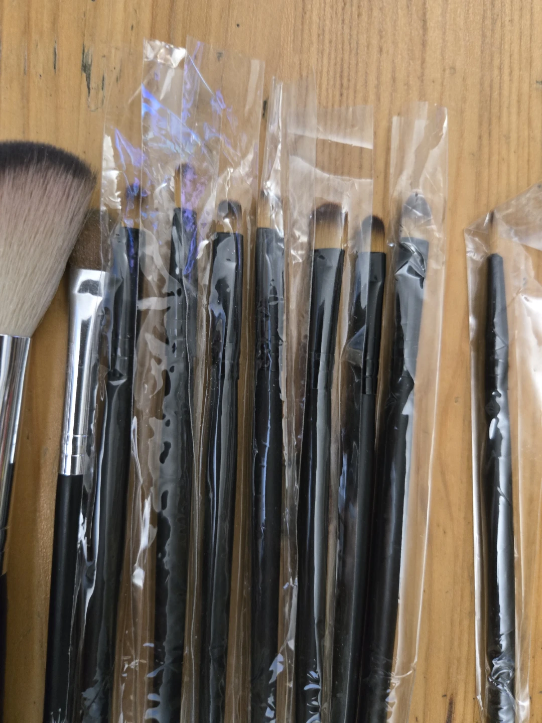Makeup Brushes - photo 2