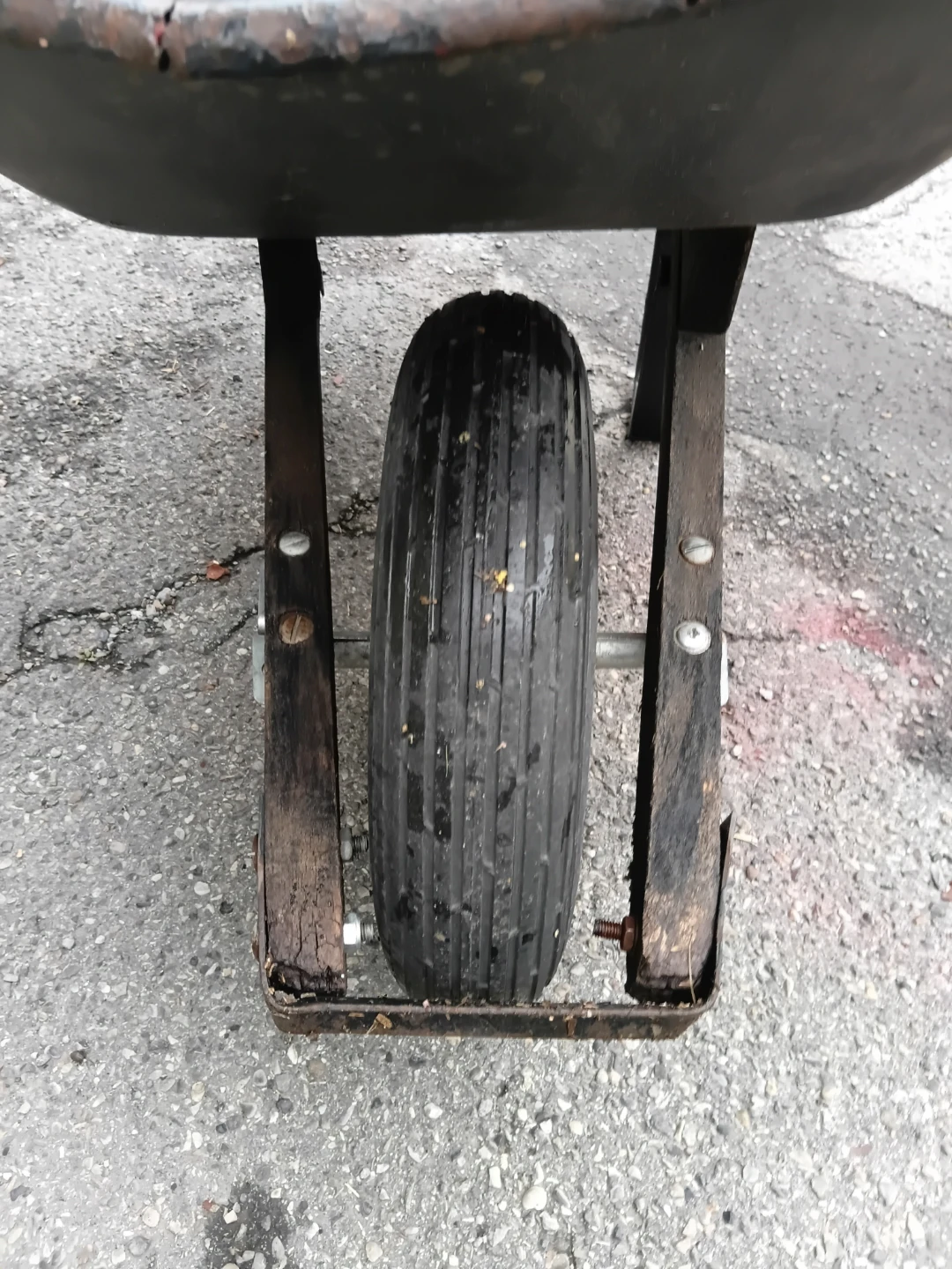 Black Metal Compact Wheelbarrow - photo 3