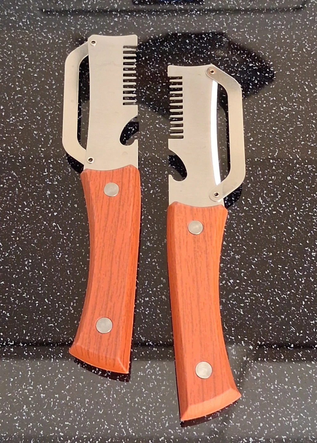 Set of 2 vegetable peeler & bottle openers