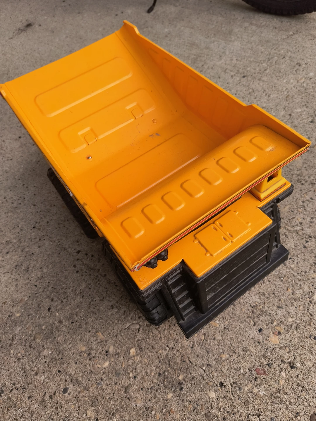 FREE -Nylint Metal yellow dump truck and Bruder orange snow plow - photo 2