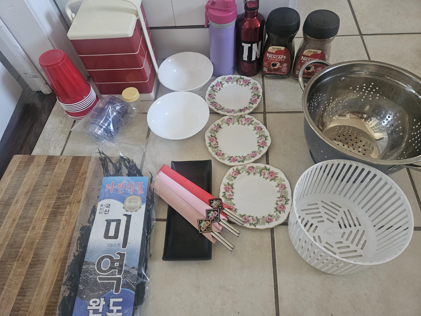 Bento lunch box, cutting board, kitchen stuff & others