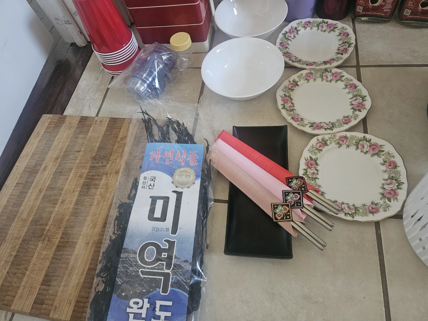 Bento lunch box, cutting board, kitchen stuff & others - photo 2