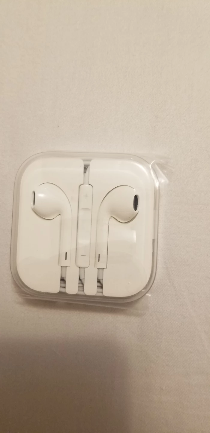 Apple EarPods with Lightning Connector